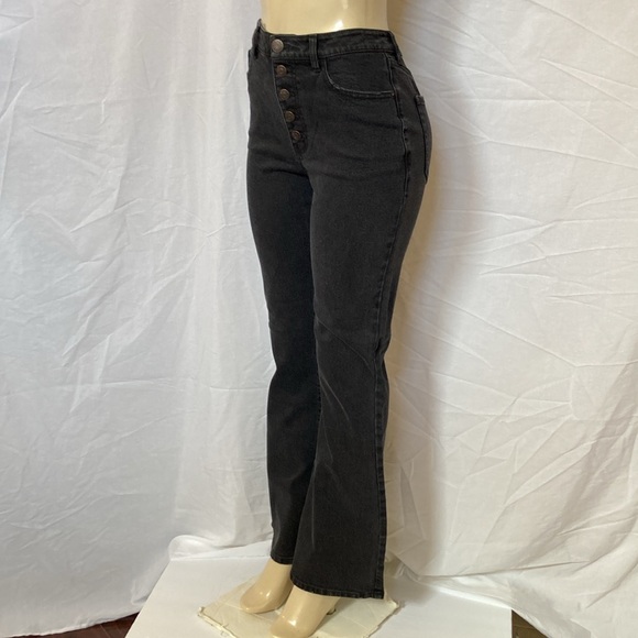 wild fable Jeans Exposed Button Closure Size 6 Black Wash Flare Leg Style NWT - Picture 4 of 9